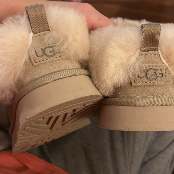 UGG | Tazzelle Shoe - Picture 3 of 5